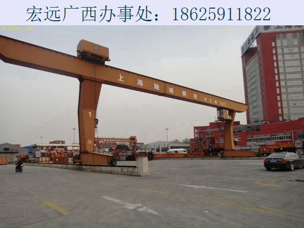 龍門吊啃軌現象