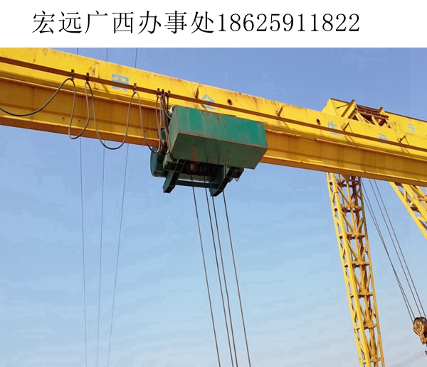 龍門(mén)吊公司廠(chǎng)家 介紹吊梁運(yùn)用事項(xiàng)