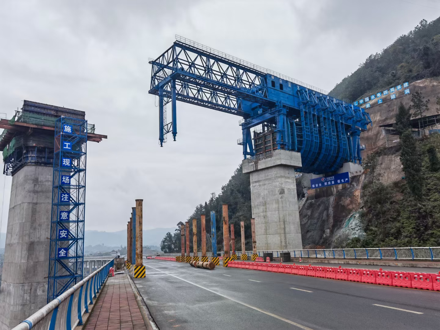 四川巴中移動模架廠家 數據防線與結構安全：移動模架施工監控的安全保障邏輯?